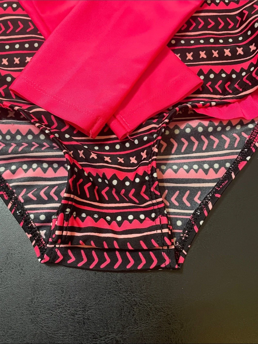 Cat & Jack Girls Neon Pink & Black Patterned Rashguard Swimsuit Sz. 5T used